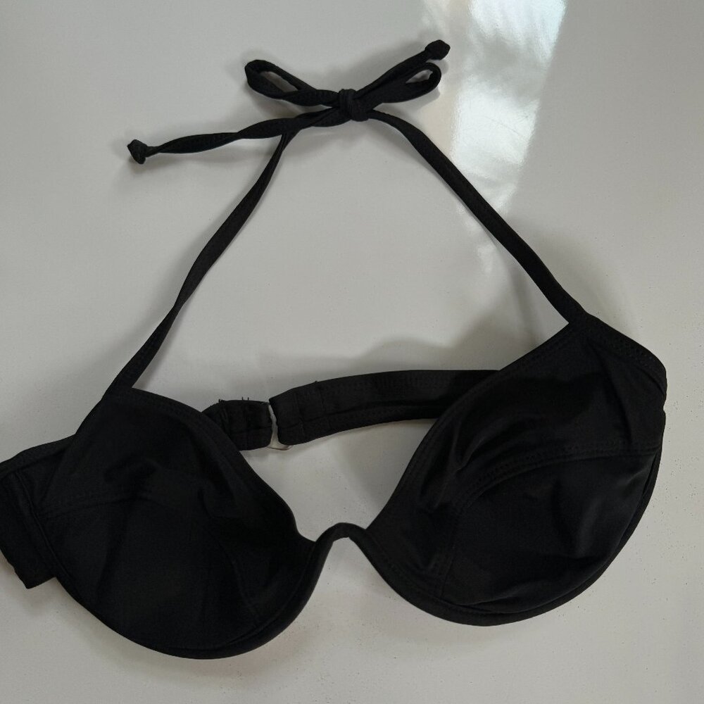 Bikini top:  Padded - Very Fattering Cut and shape